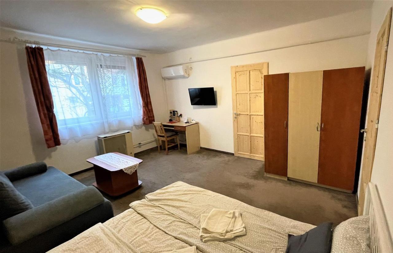 Evi Apartman Eger Exterior foto