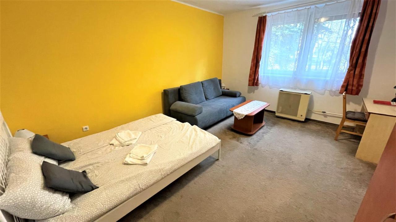 Evi Apartman Eger Exterior foto