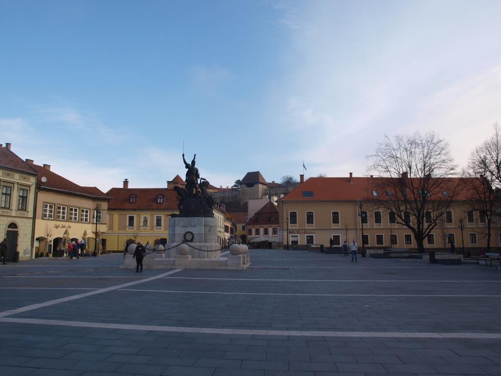 Evi Apartman Eger Exterior foto