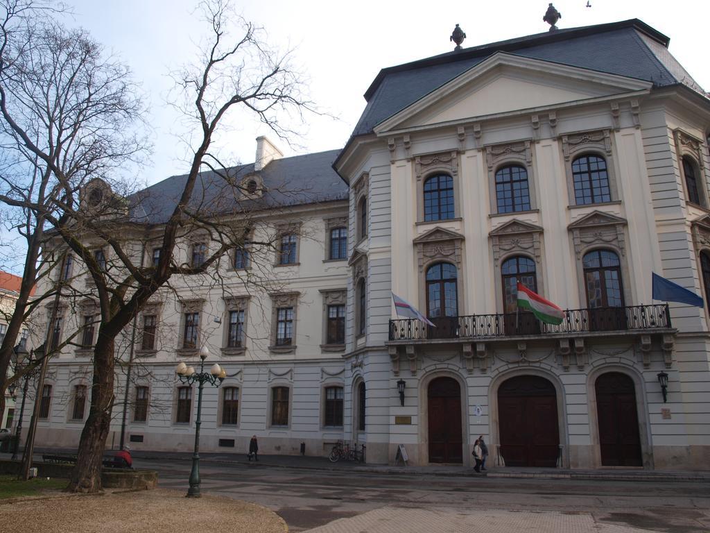 Evi Apartman Eger Exterior foto