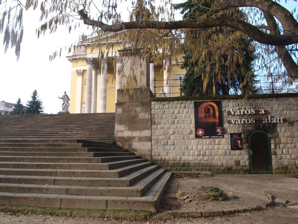 Evi Apartman Eger Exterior foto